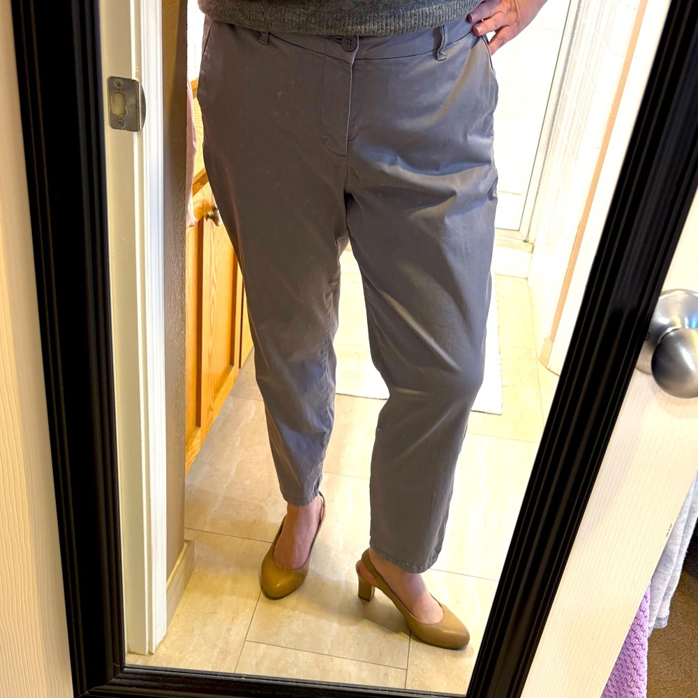 Grey ankle pant